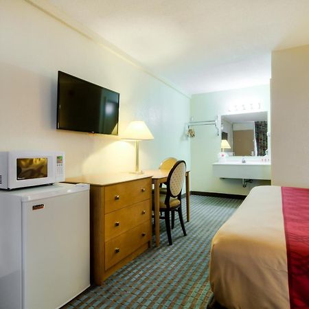 Econo Lodge Shorewood Quarto foto